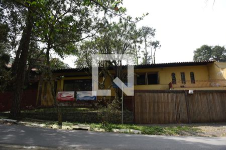Casa à venda com 440m², 4 quartos e 5 vagasFachada