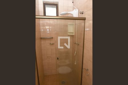 Casa à venda com 440m², 4 quartos e 5 vagasBanheiro da Suíte 2