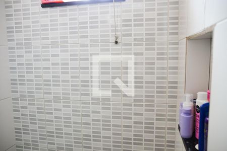 Casa à venda com 165m², 2 quartos e 2 vagasBanheiro social 1