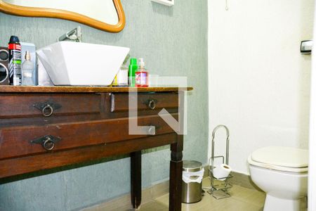 Casa à venda com 165m², 2 quartos e 2 vagasBanheiro social 2