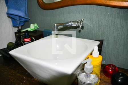 Casa à venda com 165m², 2 quartos e 2 vagasBanheiro social 2