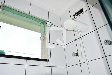 Casa à venda com 165m², 2 quartos e 2 vagasBanheiro social 1