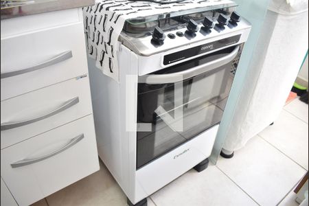 Apartamento para alugar com 47m², 2 quartos e 1 vagaCozinha - Fogão
