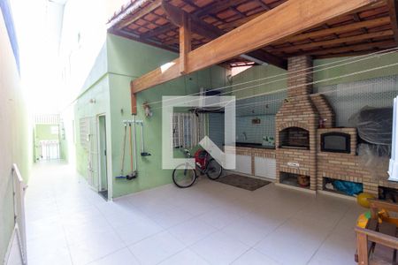 Casa à venda com 240m², 3 quartos e 2 vagasQuintal