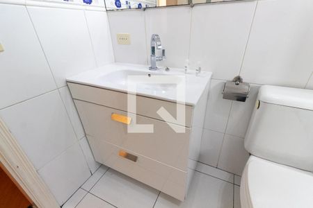 Casa à venda com 240m², 3 quartos e 2 vagasBanheiro da Suíte