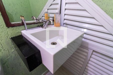 Casa à venda com 240m², 3 quartos e 2 vagasLavabo