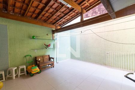 Casa à venda com 240m², 3 quartos e 2 vagasQuintal