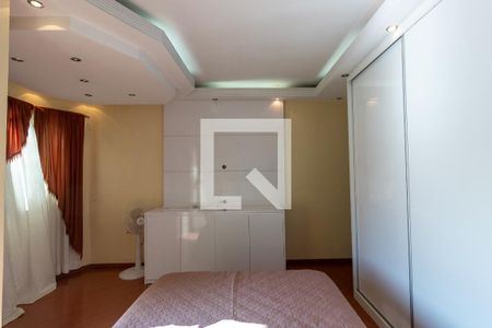 Casa à venda com 240m², 3 quartos e 2 vagasQuarto Suíte