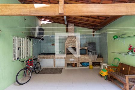 Casa à venda com 240m², 3 quartos e 2 vagasQuintal