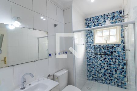 Casa à venda com 240m², 3 quartos e 2 vagasBanheiro da Suíte