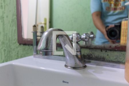 Casa à venda com 240m², 3 quartos e 2 vagasBanheiro - torneira