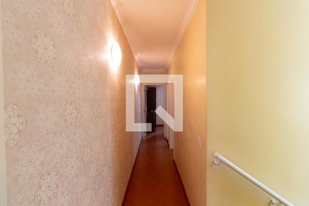 Casa à venda com 240m², 3 quartos e 2 vagasCorredor