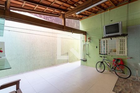 Casa à venda com 240m², 3 quartos e 2 vagasQuintal
