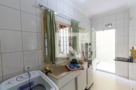 Casa à venda com 240m², 3 quartos e 2 vagasLavanderia