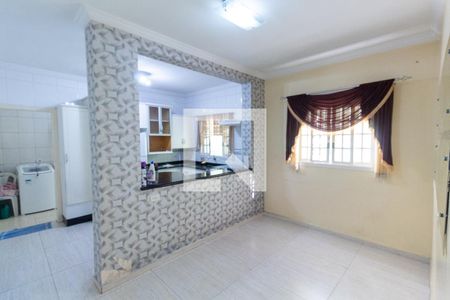 Casa à venda com 240m², 3 quartos e 2 vagasCopa