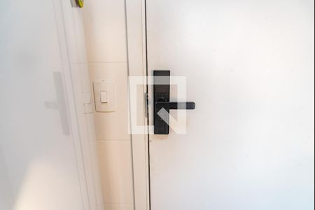 Fechadura eletrônica digital de apartamento para alugar com 1 quarto, 27m² em Cambuci, São Paulo