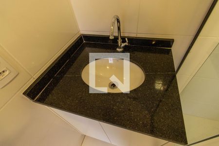 Banheiro de apartamento para alugar com 1 quarto, 27m² em Vila Dom Pedro I, São Paulo