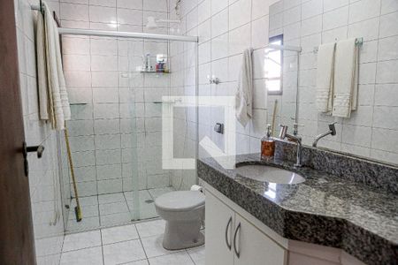 Casa à venda com 240m², 4 quartos e 4 vagas Casa à venda com 240m², 4 quartos e 4 vagasBanheiro