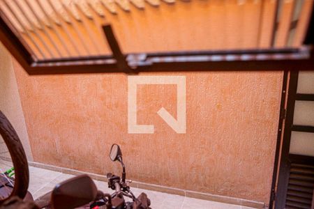 Casa à venda com 240m², 4 quartos e 4 vagas Casa à venda com 240m², 4 quartos e 4 vagasVista