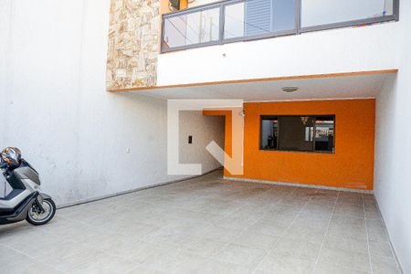Casa à venda com 240m², 4 quartos e 4 vagas Casa à venda com 240m², 4 quartos e 4 vagasGaragem