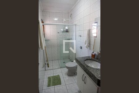 Casa à venda com 240m², 4 quartos e 4 vagas Casa à venda com 240m², 4 quartos e 4 vagasBanheiro