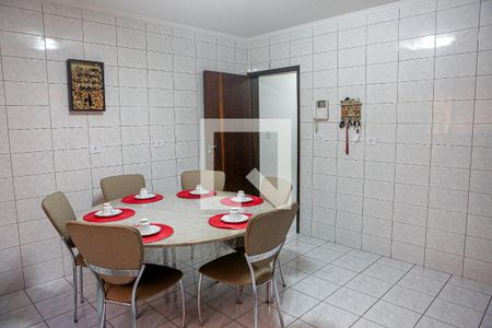 Casa à venda com 240m², 4 quartos e 4 vagas Casa à venda com 240m², 4 quartos e 4 vagasCozinha