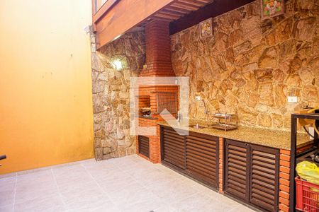 Casa à venda com 240m², 4 quartos e 4 vagas Casa à venda com 240m², 4 quartos e 4 vagasÁrea Externa