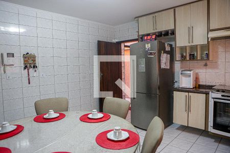 Casa à venda com 240m², 4 quartos e 4 vagas Casa à venda com 240m², 4 quartos e 4 vagasCozinha