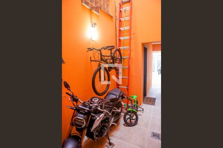 Casa à venda com 240m², 4 quartos e 4 vagas Casa à venda com 240m², 4 quartos e 4 vagasÁrea Externa