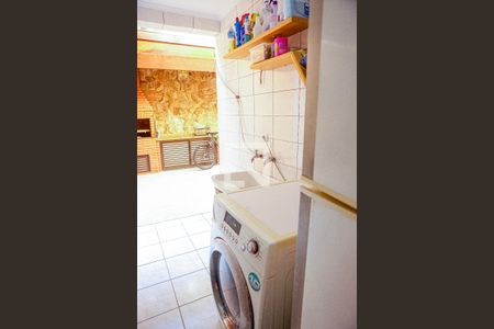 Casa à venda com 240m², 4 quartos e 4 vagas Casa à venda com 240m², 4 quartos e 4 vagasÁrea de Serviço