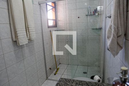 Casa à venda com 240m², 4 quartos e 4 vagas Casa à venda com 240m², 4 quartos e 4 vagasBanheiro