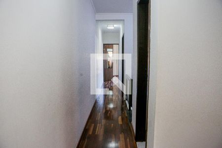 Casa à venda com 240m², 4 quartos e 4 vagas Casa à venda com 240m², 4 quartos e 4 vagasCorredor
