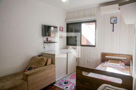 Casa à venda com 240m², 4 quartos e 4 vagas Casa à venda com 240m², 4 quartos e 4 vagasQuarto 4