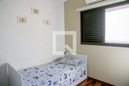 Casa à venda com 240m², 4 quartos e 4 vagas Casa à venda com 240m², 4 quartos e 4 vagasQuarto 3