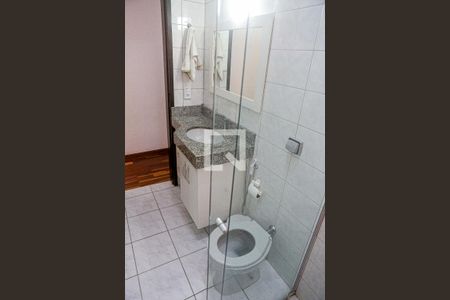 Casa à venda com 240m², 4 quartos e 4 vagas Casa à venda com 240m², 4 quartos e 4 vagasBanheiro 2