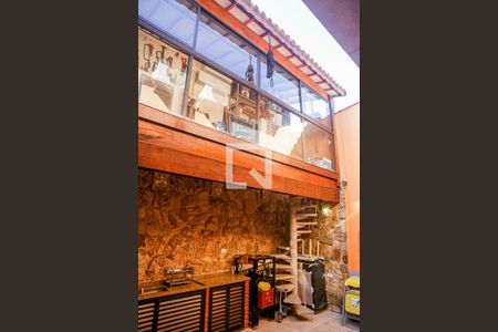 Casa à venda com 240m², 4 quartos e 4 vagas Casa à venda com 240m², 4 quartos e 4 vagasÁrea Externa