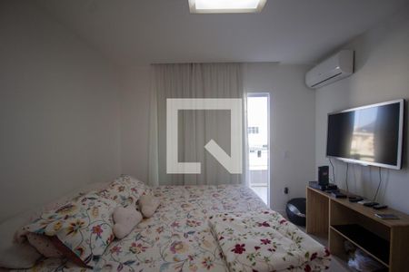 Casa de condomínio à venda com 220m², 4 quartos e 2 vagasSuíte 