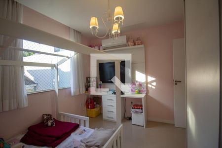 Casa de condomínio à venda com 220m², 4 quartos e 2 vagasQuarto 2