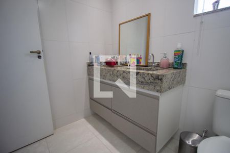 Casa de condomínio à venda com 220m², 4 quartos e 2 vagasBanheiro da Closet da Suíte 