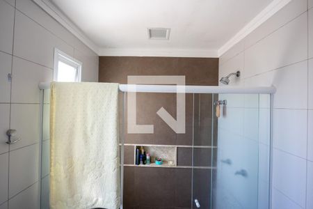 Casa de condomínio para alugar com 300m², 4 quartos e 4 vagas Casa de condomínio para alugar com 300m², 4 quartos e 4 vagasBanheiro Quarto 1