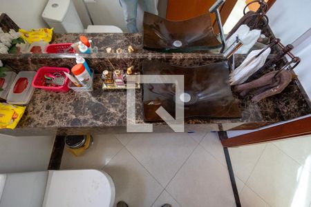 Casa de condomínio para alugar com 300m², 4 quartos e 4 vagas Casa de condomínio para alugar com 300m², 4 quartos e 4 vagasLavabo