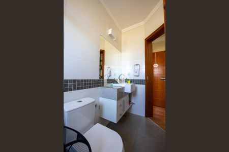 Casa de condomínio para alugar com 300m², 4 quartos e 4 vagas Casa de condomínio para alugar com 300m², 4 quartos e 4 vagasBanheiro Quarto 2