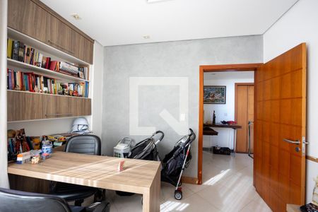 Casa de condomínio para alugar com 300m², 4 quartos e 4 vagas Casa de condomínio para alugar com 300m², 4 quartos e 4 vagasEscritório