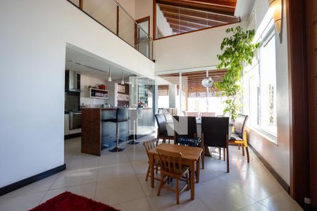 Casa de condomínio para alugar com 300m², 4 quartos e 4 vagas Casa de condomínio para alugar com 300m², 4 quartos e 4 vagasCopa