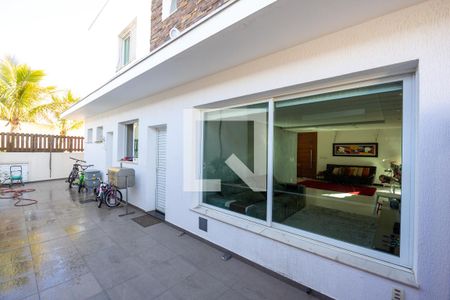 Casa de condomínio para alugar com 300m², 4 quartos e 4 vagas Casa de condomínio para alugar com 300m², 4 quartos e 4 vagasQuintal