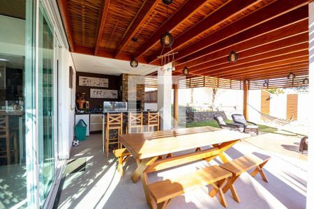 Casa de condomínio para alugar com 300m², 4 quartos e 4 vagas Casa de condomínio para alugar com 300m², 4 quartos e 4 vagasChurrasqueira