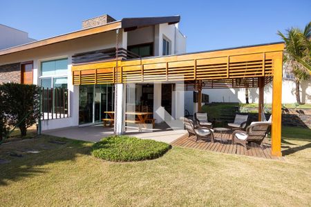 Casa de condomínio para alugar com 300m², 4 quartos e 4 vagas Casa de condomínio para alugar com 300m², 4 quartos e 4 vagasÁrea Externa