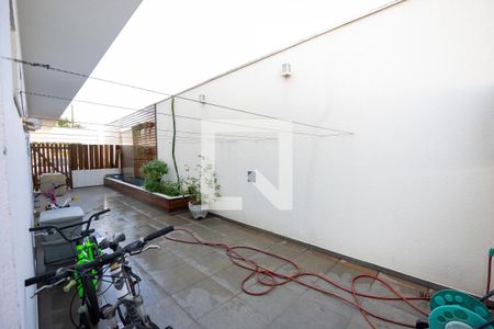 Casa de condomínio para alugar com 300m², 4 quartos e 4 vagas Casa de condomínio para alugar com 300m², 4 quartos e 4 vagasQuintal