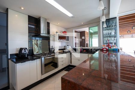 Casa de condomínio para alugar com 300m², 4 quartos e 4 vagas Casa de condomínio para alugar com 300m², 4 quartos e 4 vagasCozinha