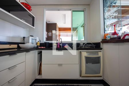 Casa de condomínio para alugar com 300m², 4 quartos e 4 vagas Casa de condomínio para alugar com 300m², 4 quartos e 4 vagasCozinha